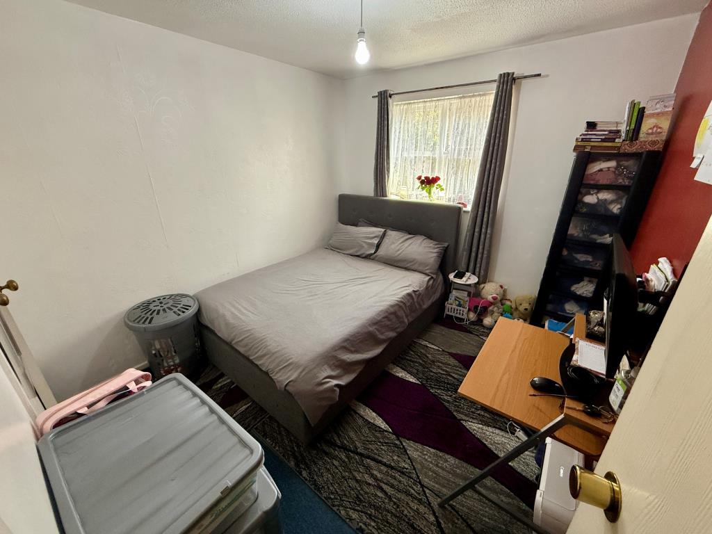 Lot: 126 - FLAT FOR INVESTMENT - Bedroom
